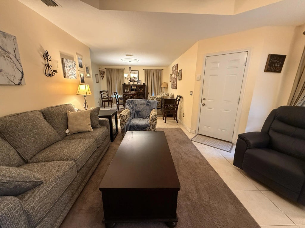 9 of 39 - 207 Green Drive, Mary Esther, FL