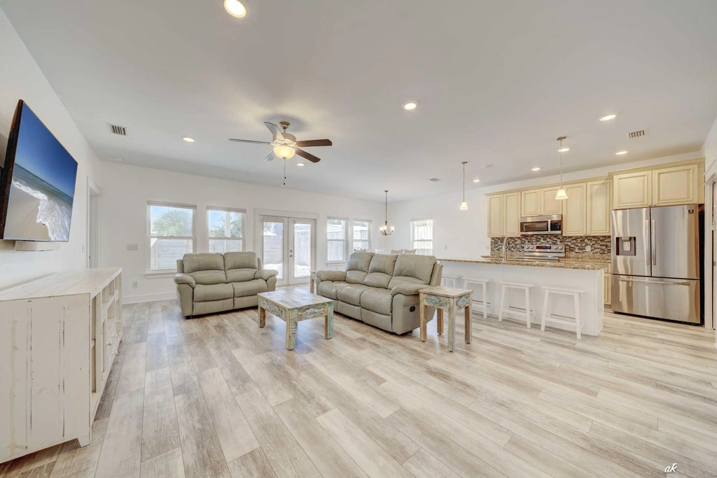 6 of 37 - 6813 S Lagoon Drive, Panama City Beach, FL