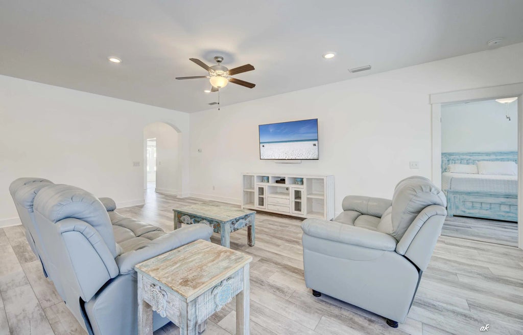 7 of 37 - 6813 S Lagoon Drive, Panama City Beach, FL