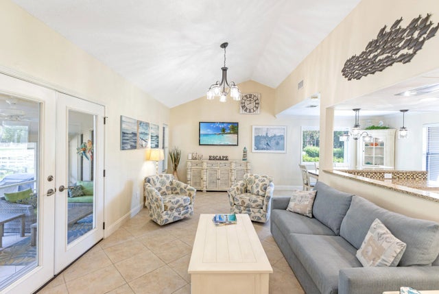 Photo of Listing #985120