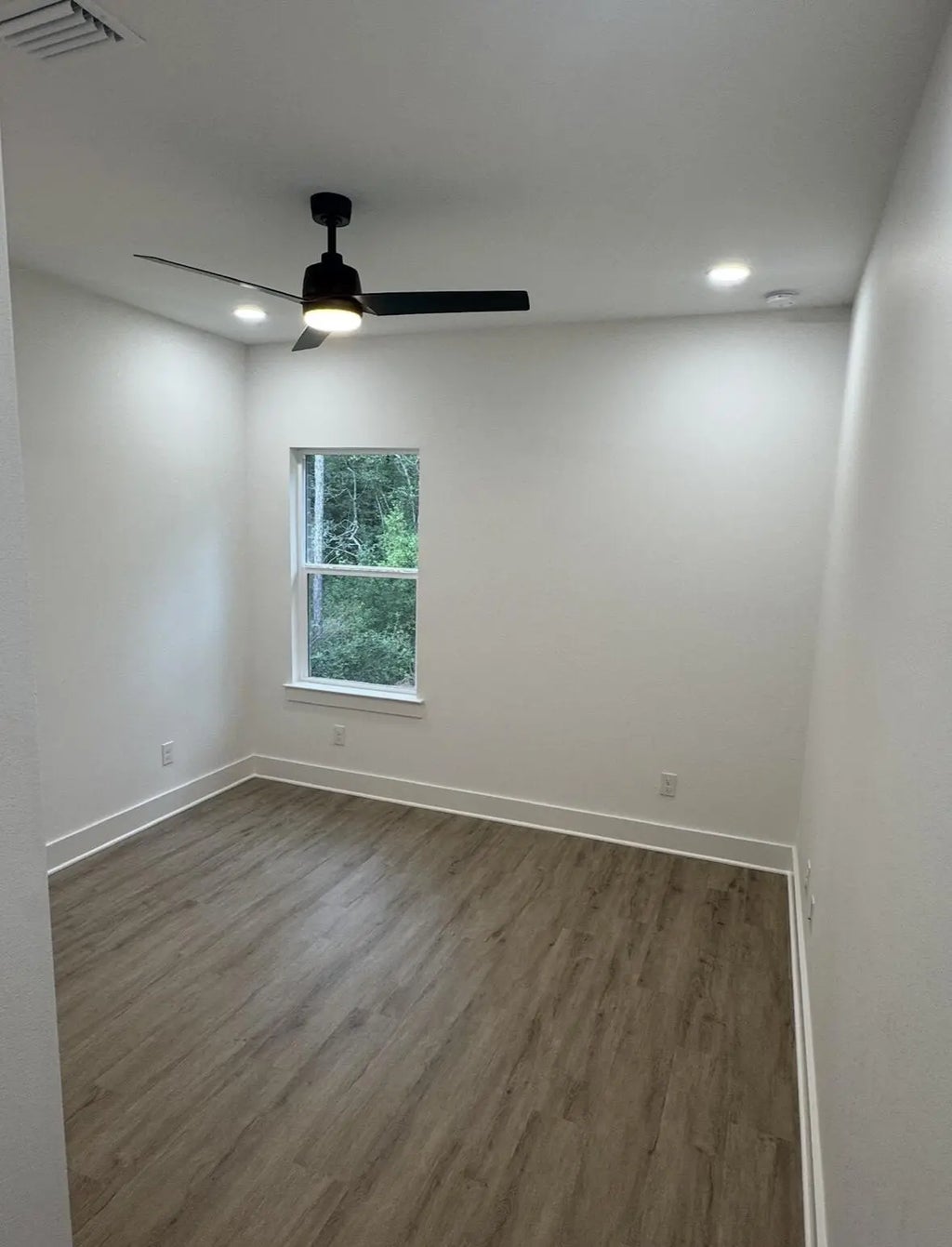 9 of 16 - 6647 Desoto Street, Navarre, FL