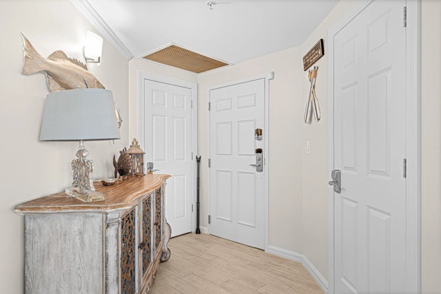 Photo of Listing #986232