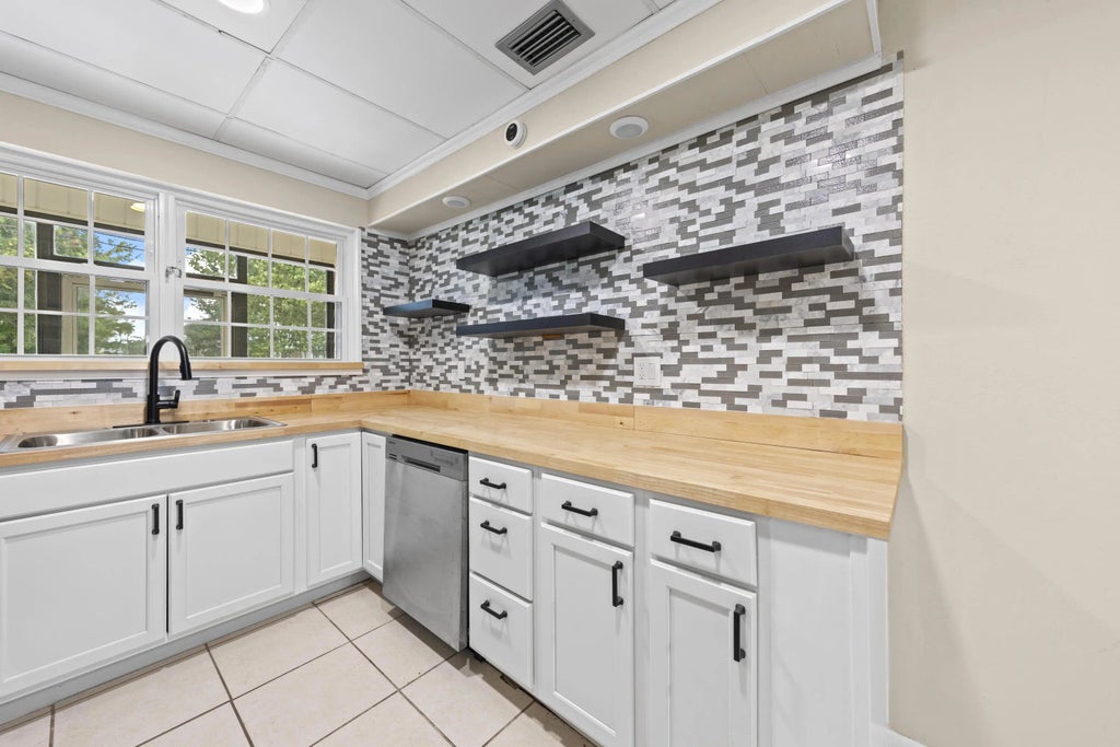 1 of 39 - 123 Sw Robinwood Drive, Fort Walton Beach, FL