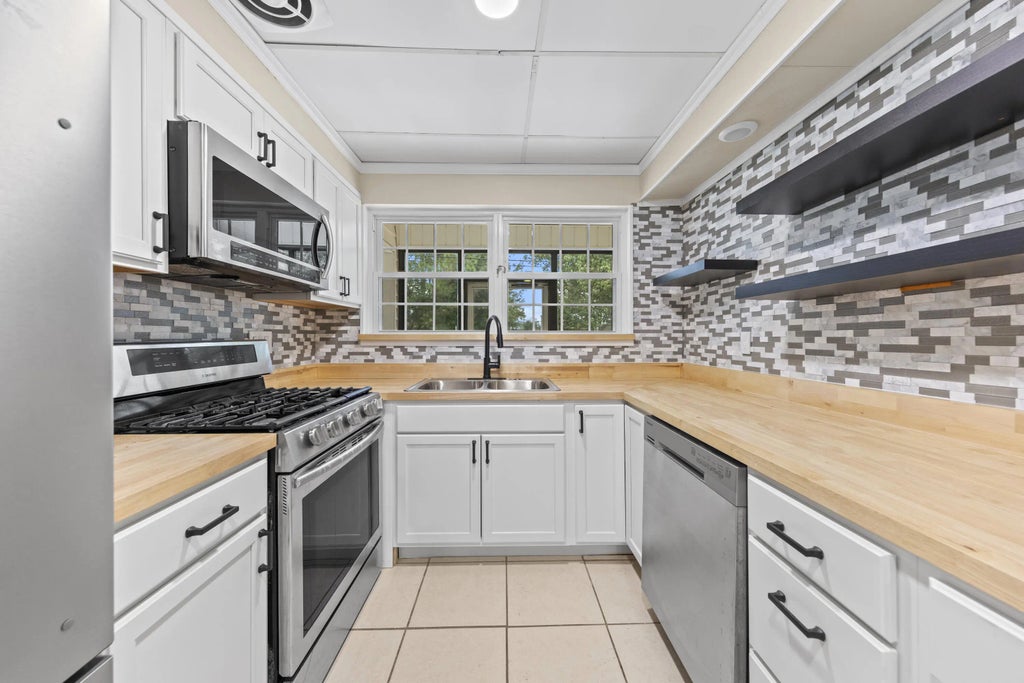 3 of 39 - 123 Sw Robinwood Drive, Fort Walton Beach, FL