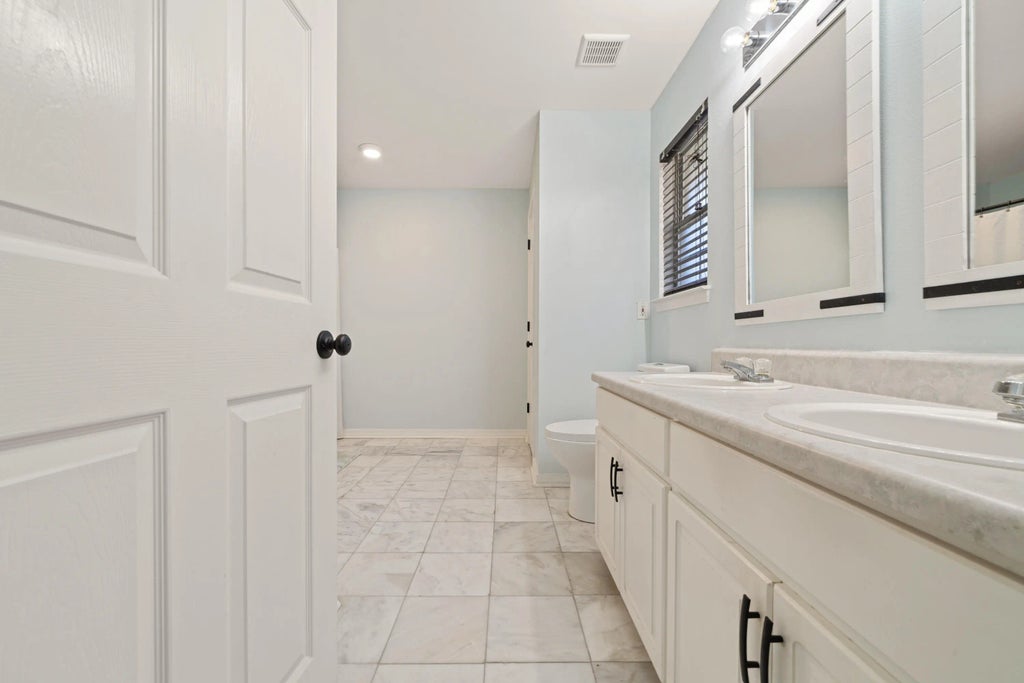 17 of 35 - 706 Marsh Harbor Drive, Mary Esther, FL