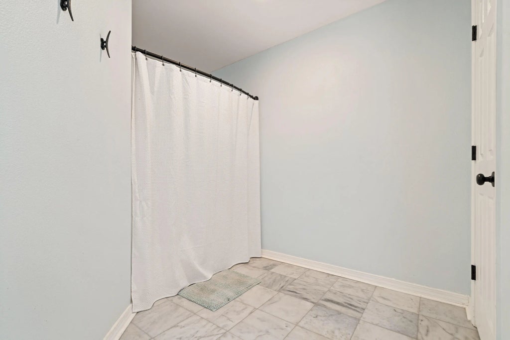 18 of 35 - 706 Marsh Harbor Drive, Mary Esther, FL