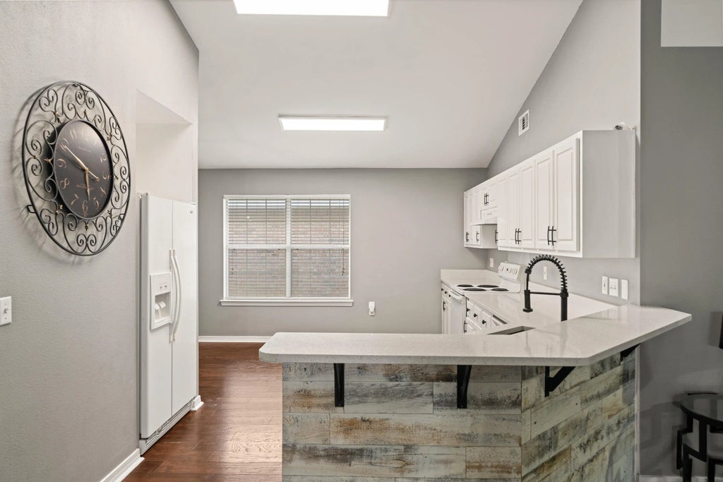 9 of 35 - 706 Marsh Harbor Drive, Mary Esther, FL