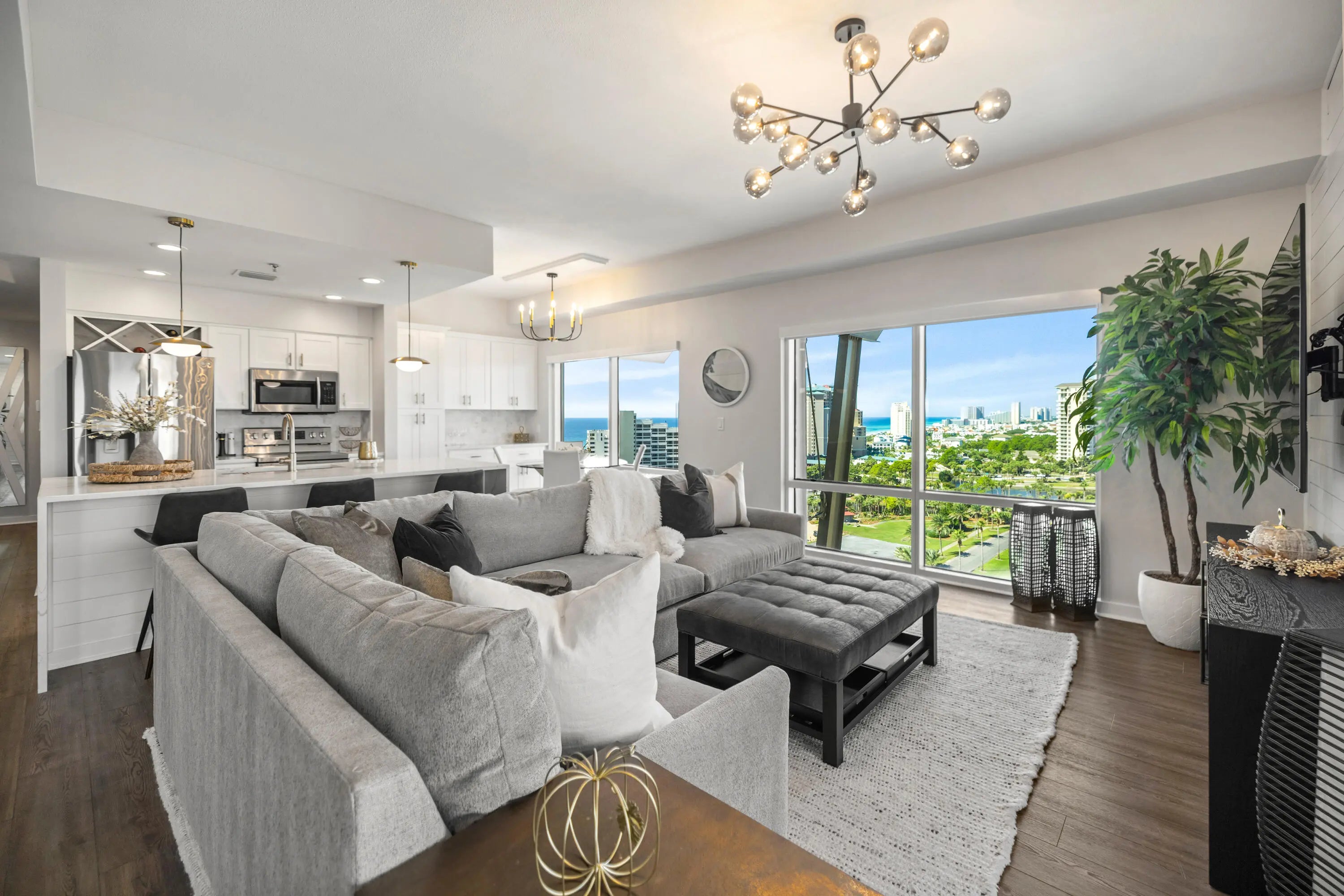 Photo of Listing #986842