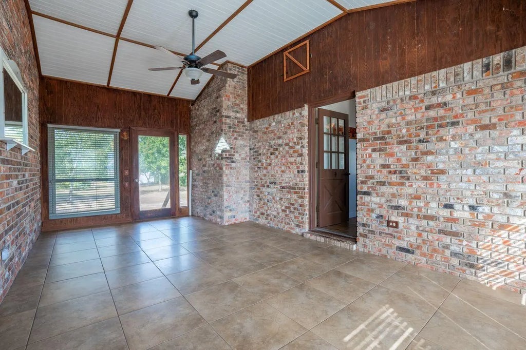 19 of 80 - 2595 W Highway 98, Mary Esther, FL