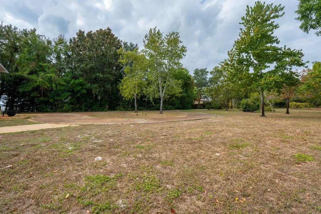 9 of 80 - 2595 W Highway 98, Mary Esther, FL