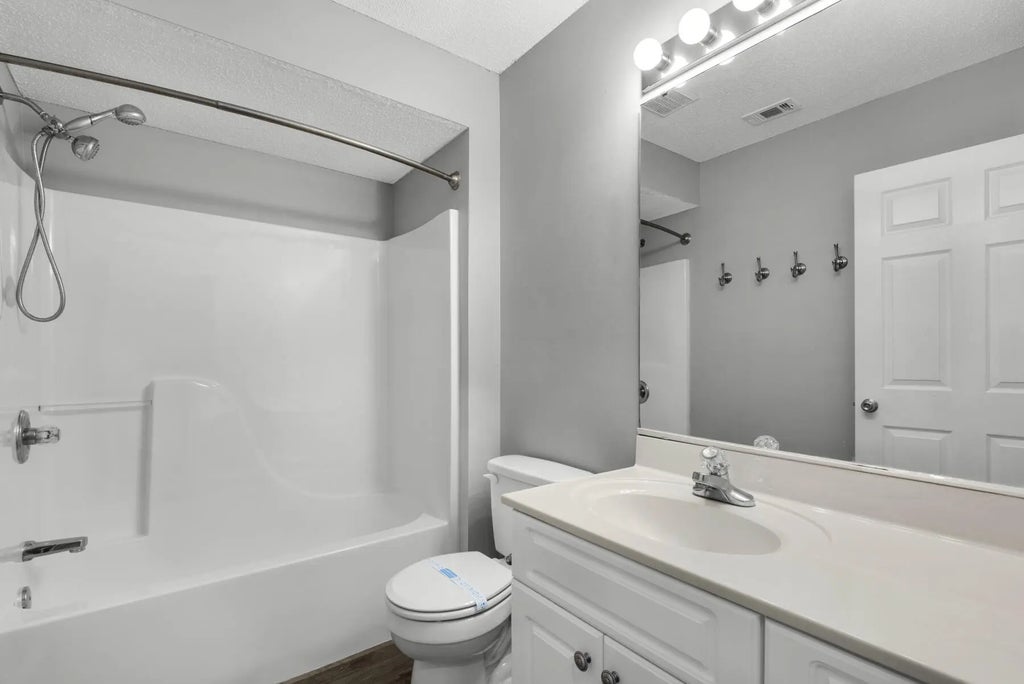 18 of 40 - 997 Claeven Circle, Fort Walton Beach, FL