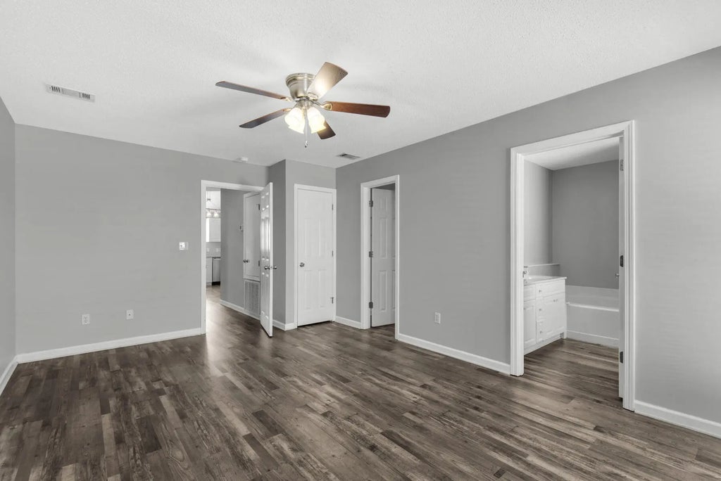 23 of 40 - 997 Claeven Circle, Fort Walton Beach, FL