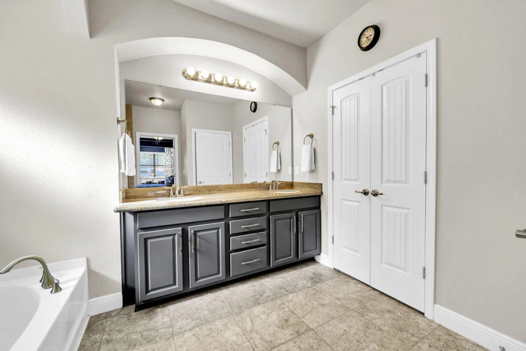 34 of 75 - 18 Canopy Cove, Freeport, FL