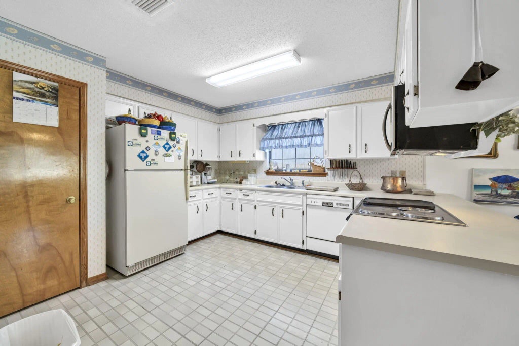 22 of 32 - 392 Evergreen Circle, Destin, FL