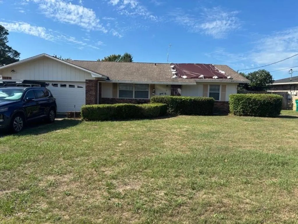 1 of 6 - 33 Lakeview Drive, Mary Esther, FL