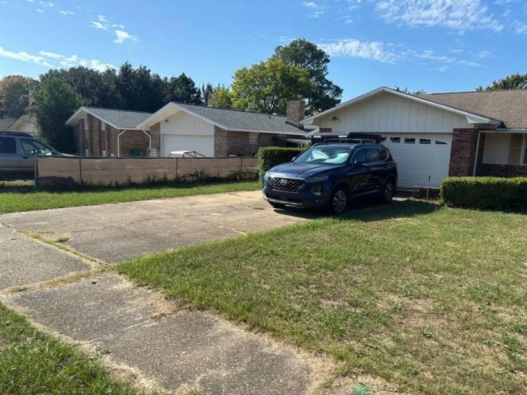 2 of 6 - 33 Lakeview Drive, Mary Esther, FL