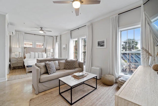 Photo of Listing #987322