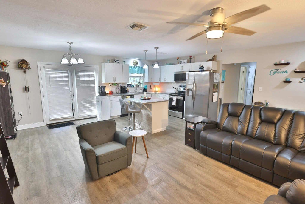 10 of 70 - 1200 Thomason Drive, Fort Walton Beach, FL