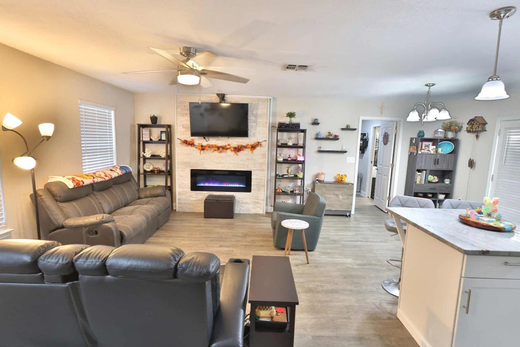 7 of 70 - 1200 Thomason Drive, Fort Walton Beach, FL