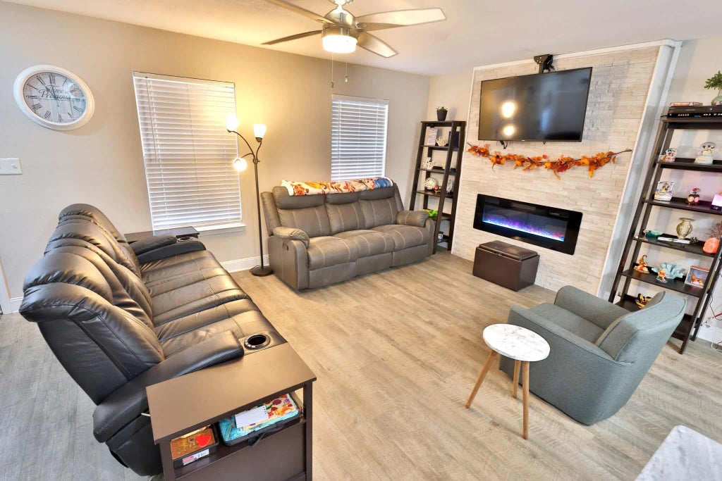 8 of 70 - 1200 Thomason Drive, Fort Walton Beach, FL