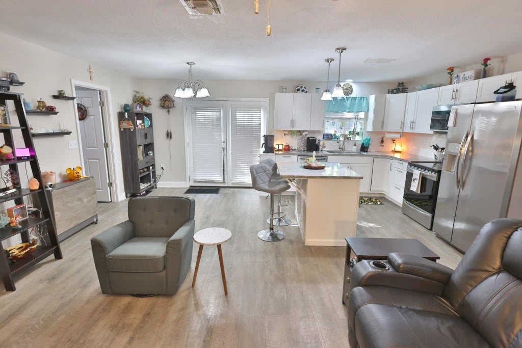 9 of 70 - 1200 Thomason Drive, Fort Walton Beach, FL