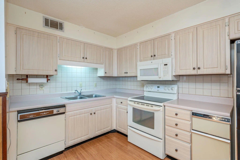 18 of 53 - 3871 Indian Trail 4c, Destin, FL