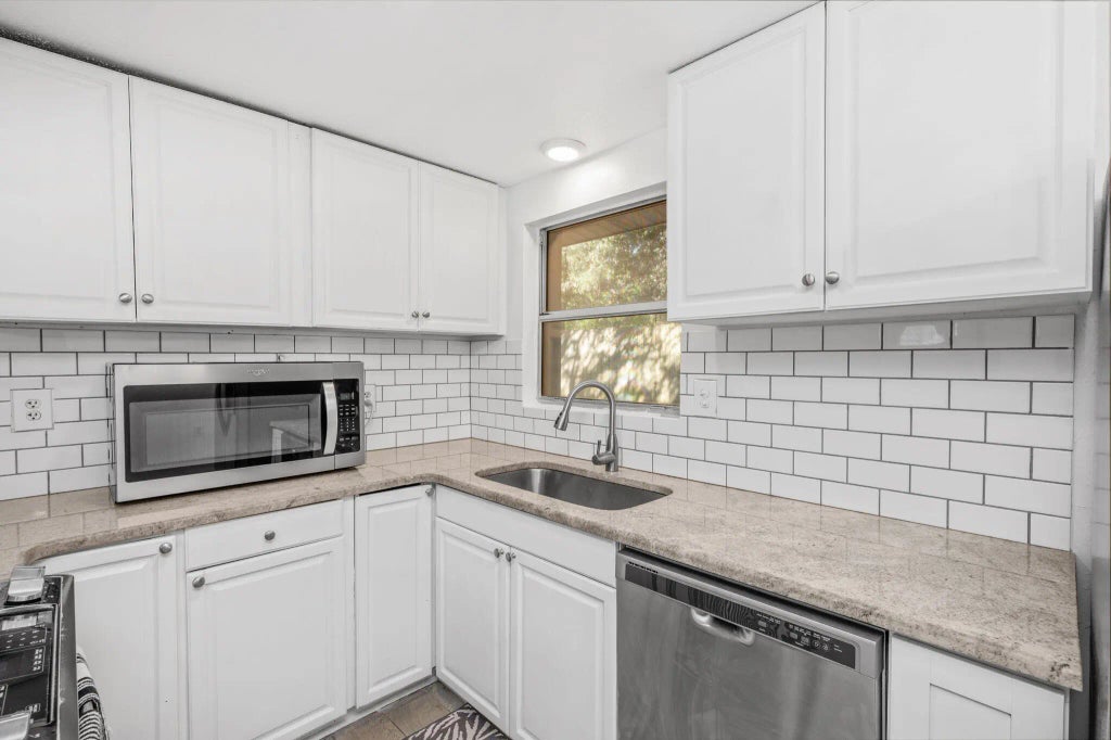 8 of 31 - 205 Pine Street, Fort Walton Beach, FL