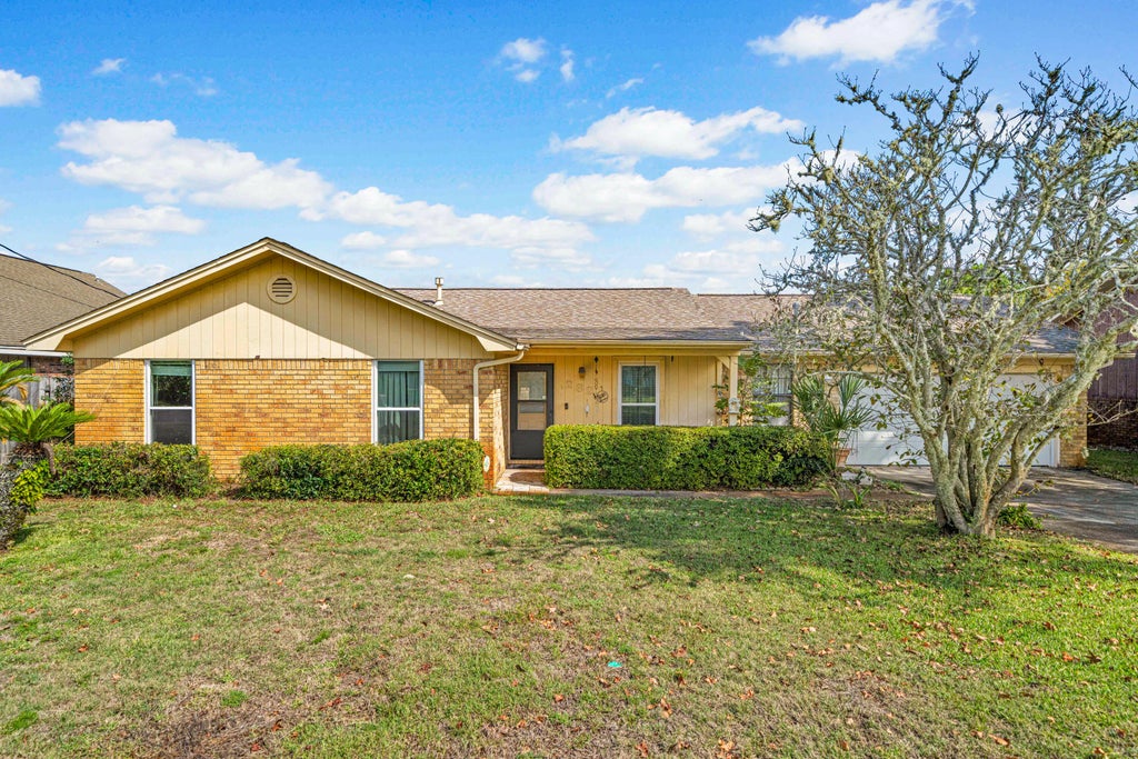 1 of 27 - 232 Lakeside Lane, Mary Esther, FL