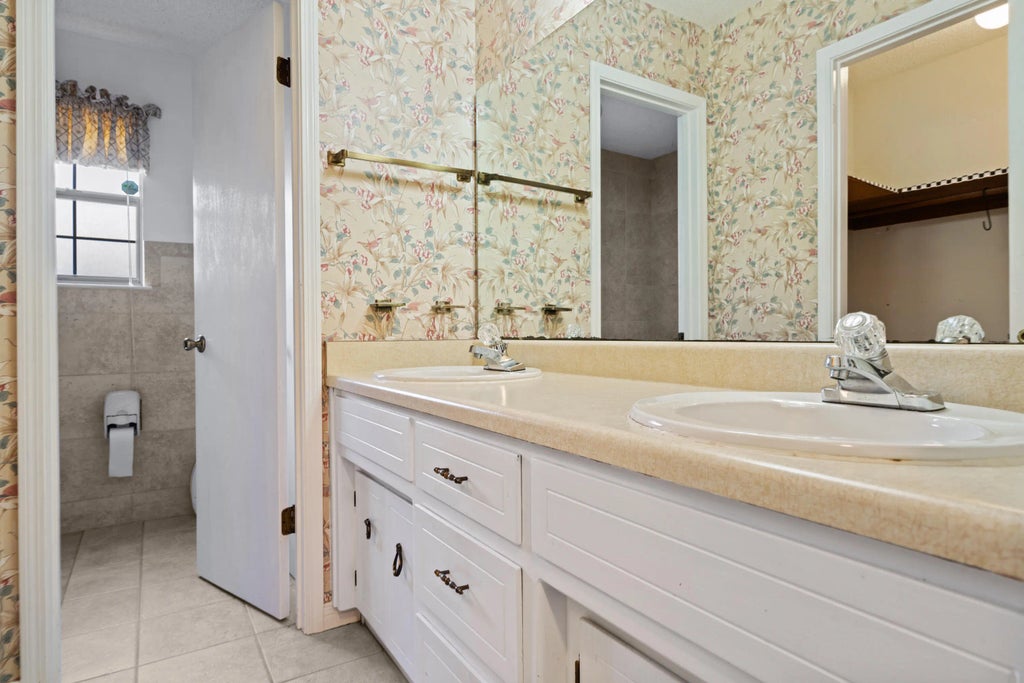 15 of 27 - 232 Lakeside Lane, Mary Esther, FL