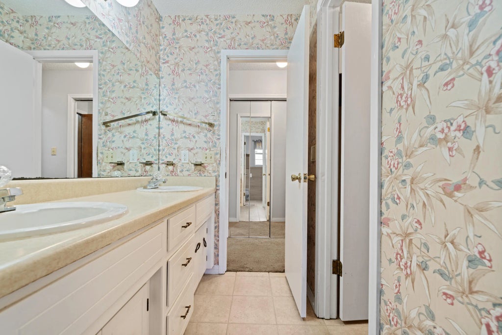 17 of 27 - 232 Lakeside Lane, Mary Esther, FL