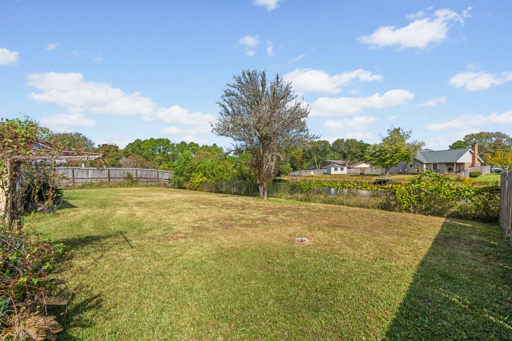 24 of 27 - 232 Lakeside Lane, Mary Esther, FL