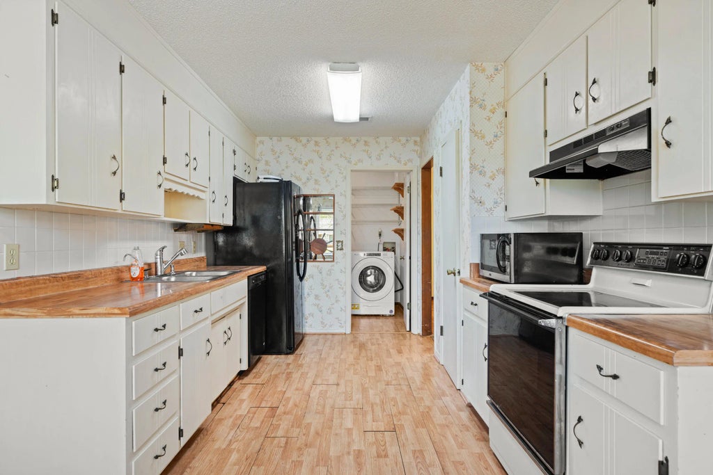 7 of 27 - 232 Lakeside Lane, Mary Esther, FL