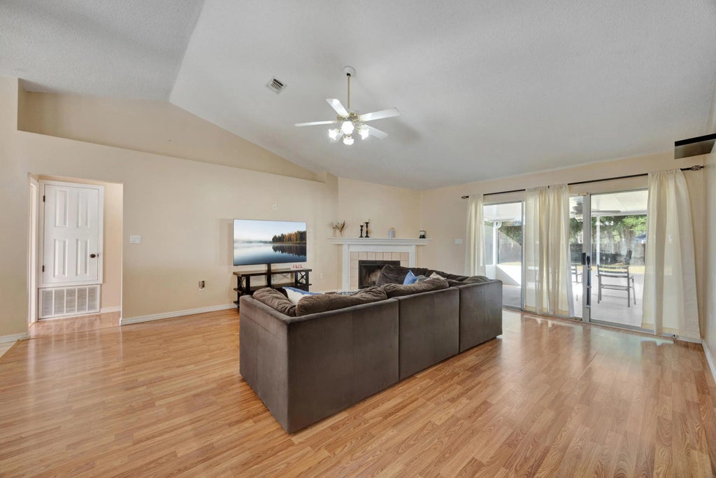 6 of 32 - 4749 Coronado Circle, Crestview, FL