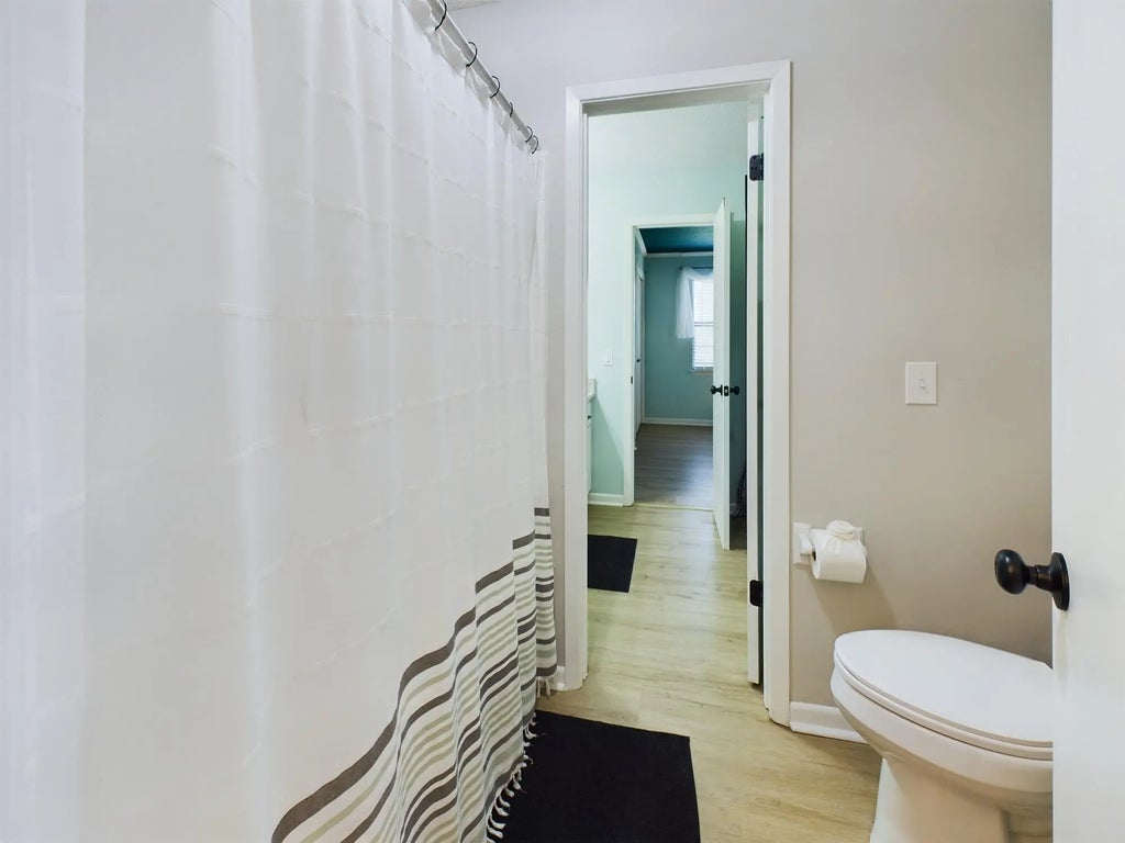 17 of 24 - 121 4th Avenue, Shalimar, FL