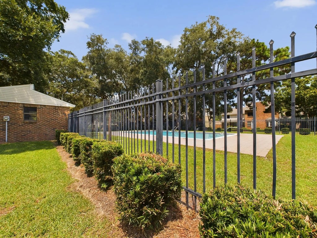 18 of 24 - 121 4th Avenue, Shalimar, FL