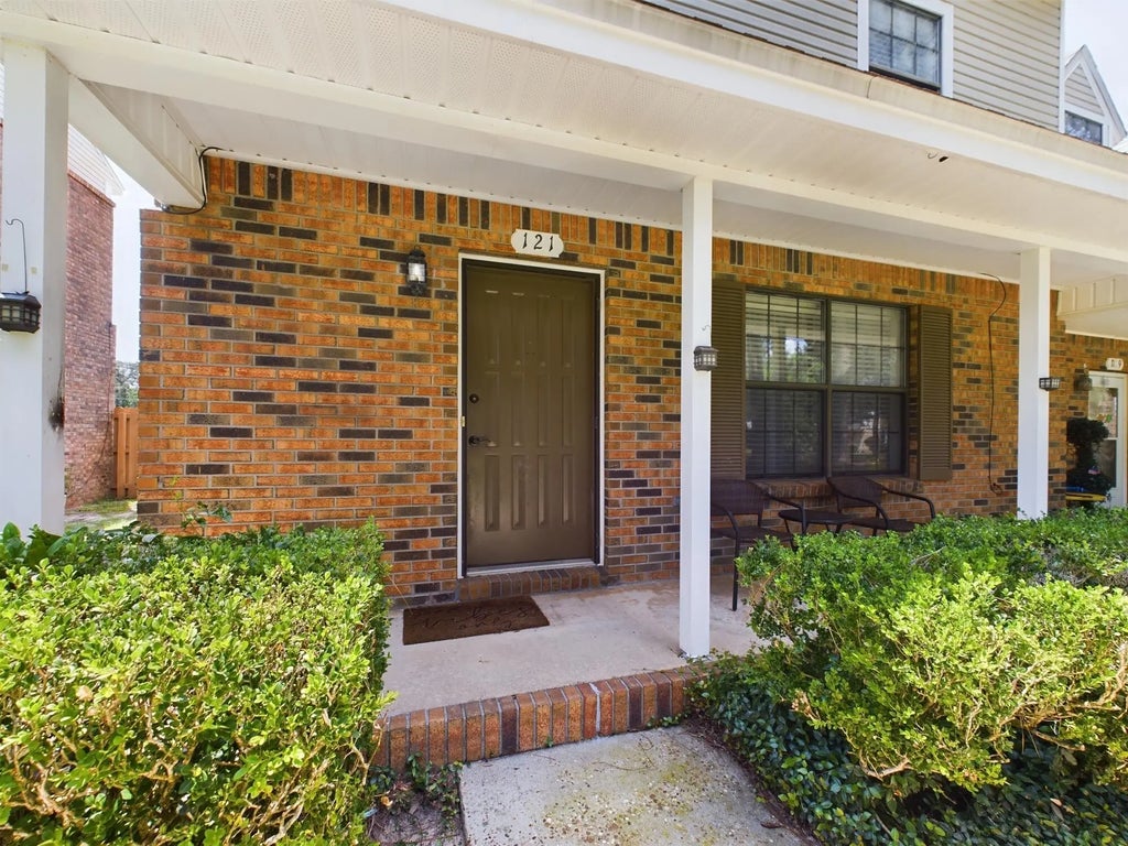 22 of 24 - 121 4th Avenue, Shalimar, FL