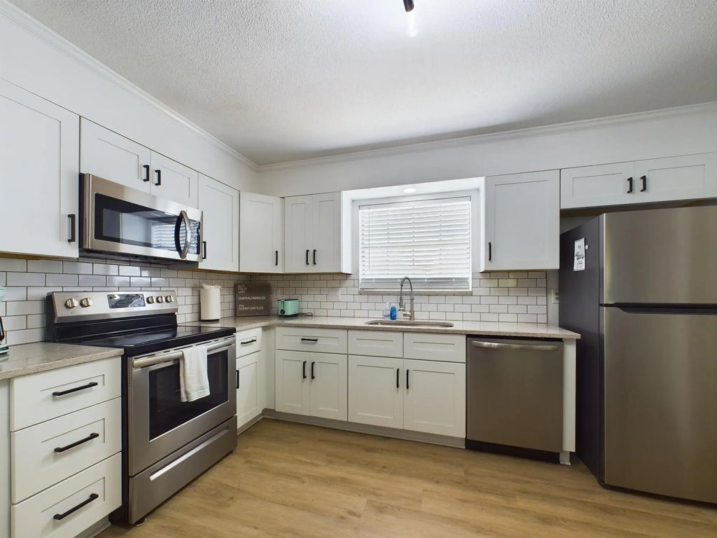 5 of 24 - 121 4th Avenue, Shalimar, FL