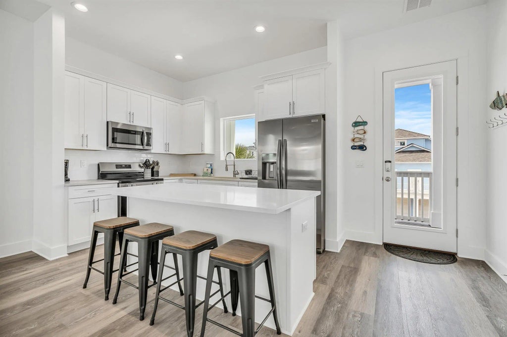 10 of 33 - 1421 Sonata Court Court, Navarre, FL