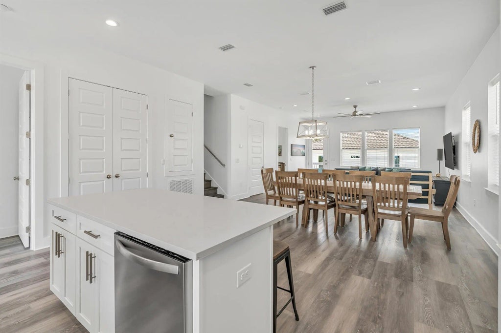 13 of 33 - 1421 Sonata Court Court, Navarre, FL