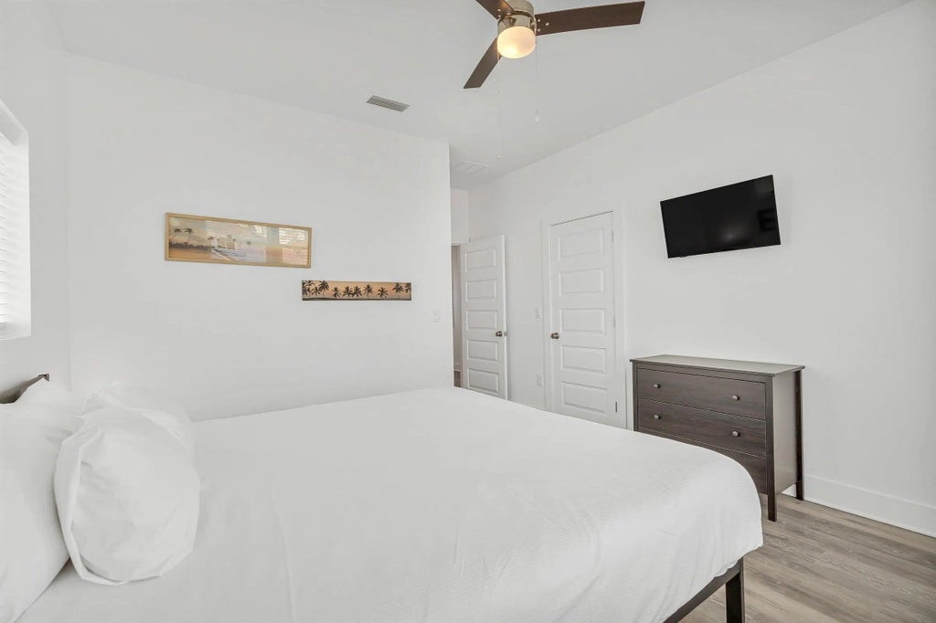 24 of 33 - 1421 Sonata Court Court, Navarre, FL