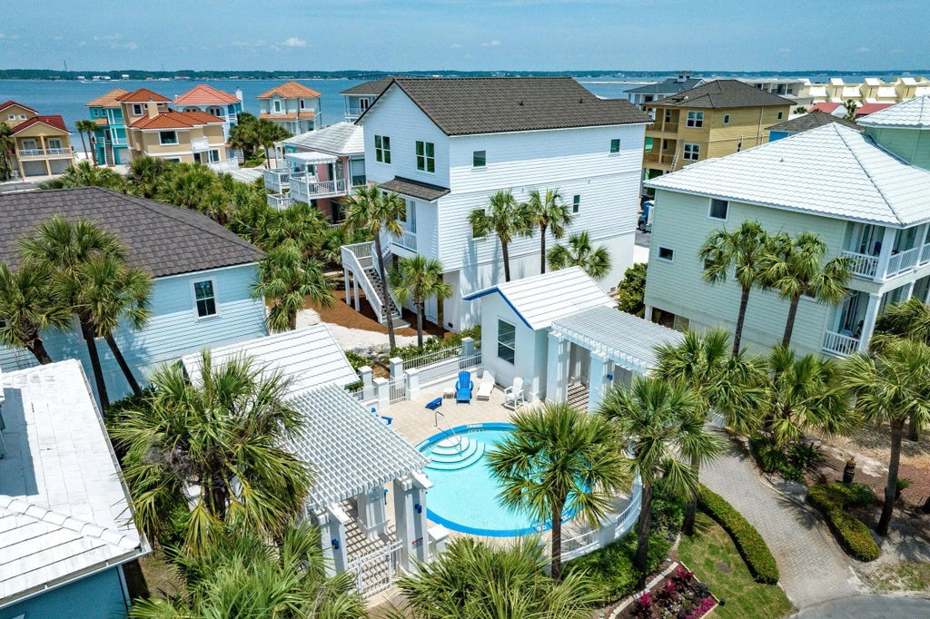 8 of 33 - 1421 Sonata Court Court, Navarre, FL