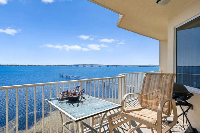 Photo of Listing #987753