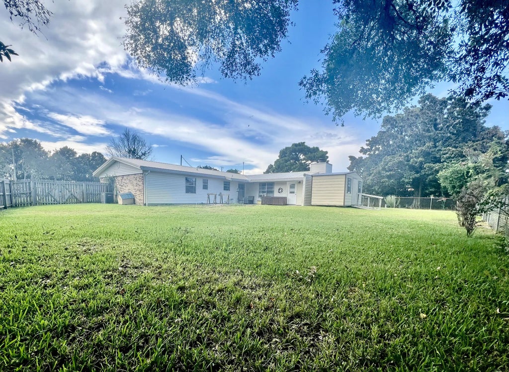 3 of 19 - 307 Nw Sikes Circle, Fort Walton Beach, FL