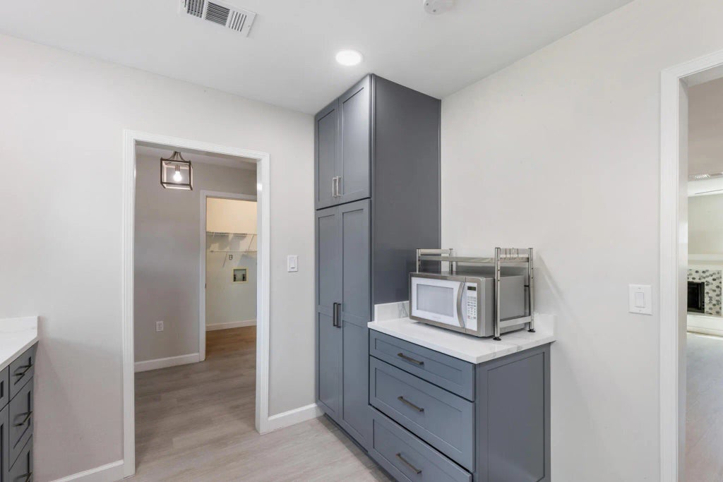 16 of 43 - 29 11th Street A, Shalimar, FL