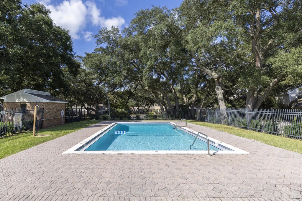 35 of 43 - 29 11th Street A, Shalimar, FL