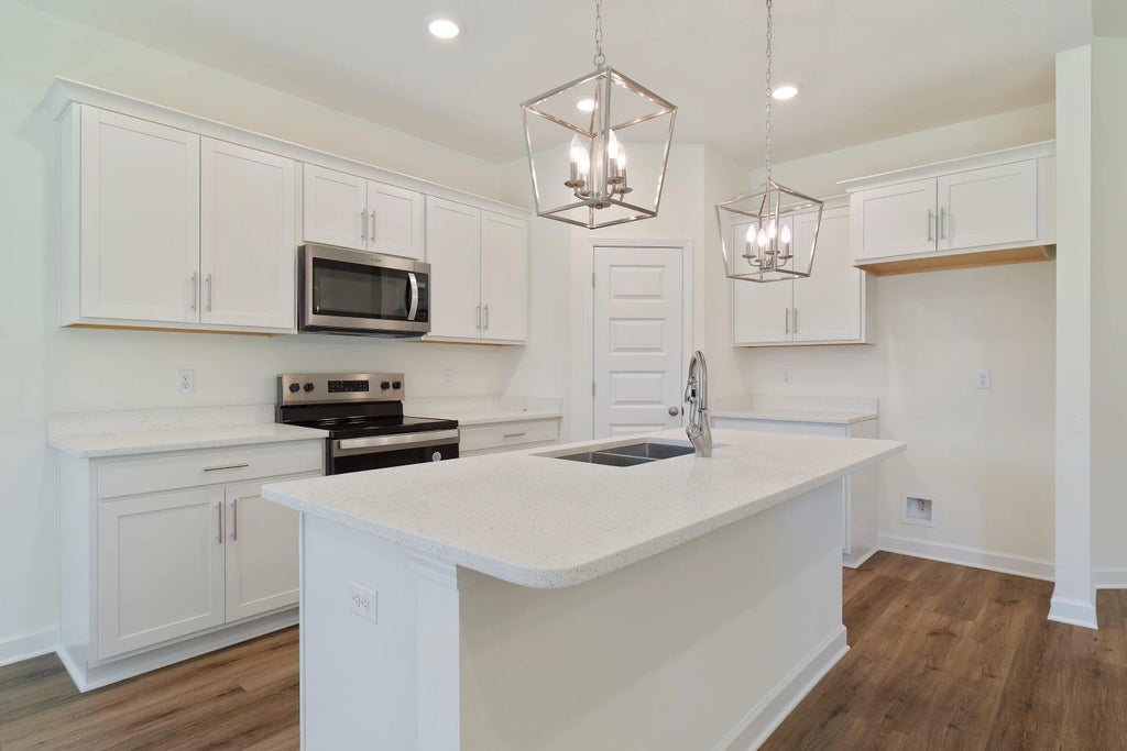 8 of 18 - 6016 Oak Hollow Way, Crestview, FL
