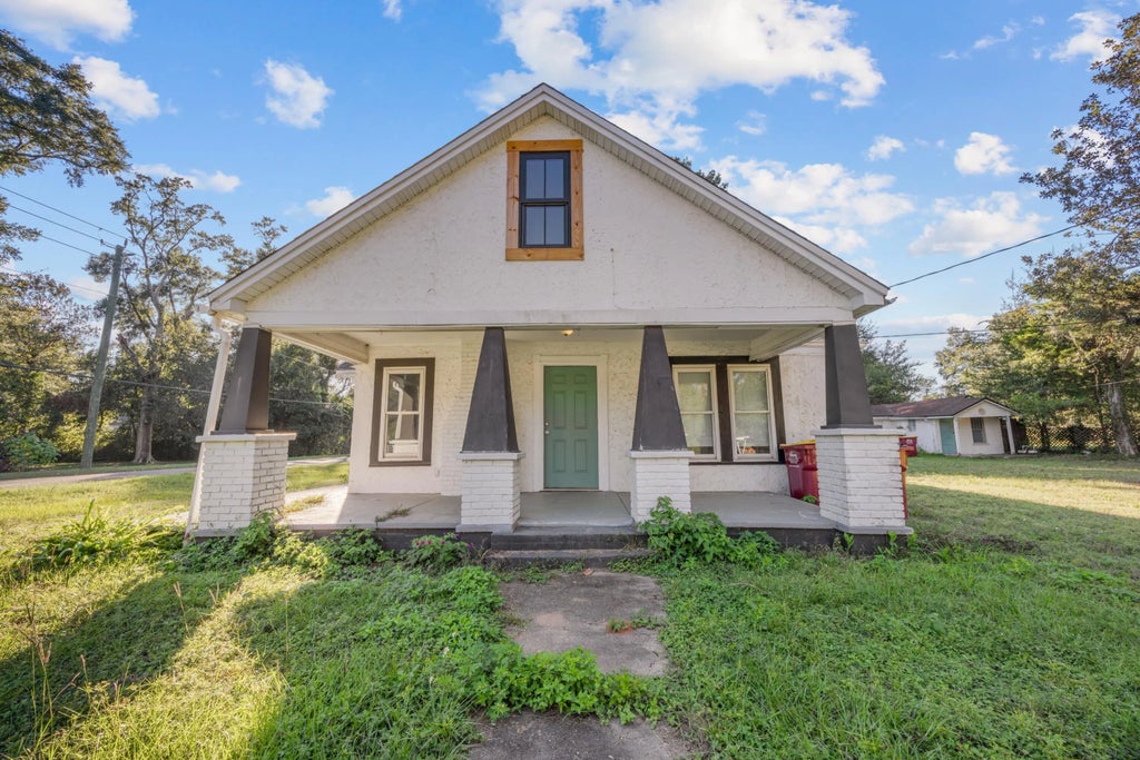 1 of 43 - 198 E 1st Avenue, Crestview, FL