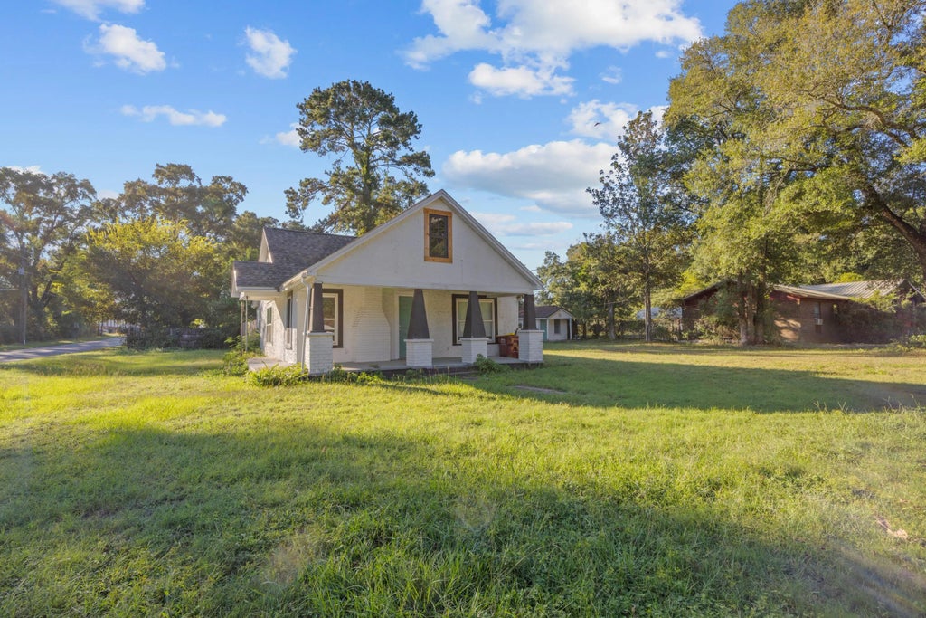2 of 43 - 198 E 1st Avenue, Crestview, FL