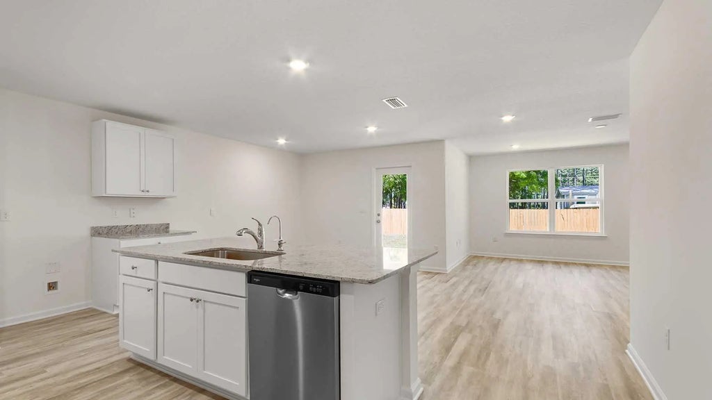 5 of 30 - 204 Eunola Lane, Freeport, FL