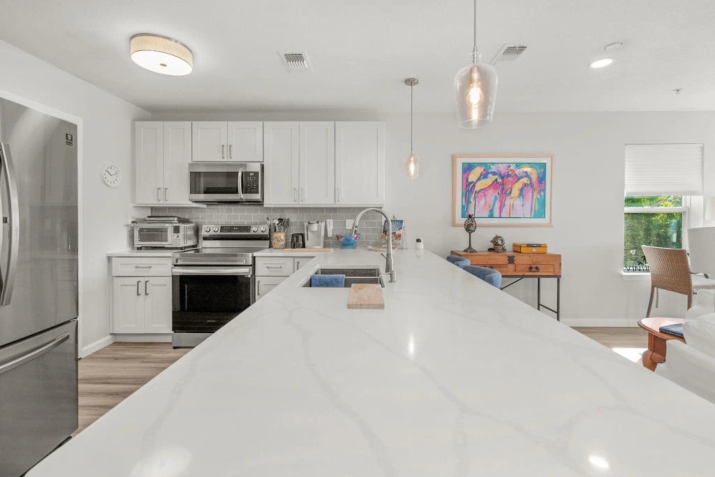 19 of 56 - 1409 W Highway 98 401, Mary Esther, FL